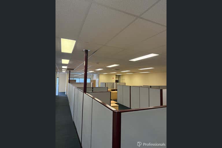 17 Oxleigh Drive Malaga WA 6090 - Image 4