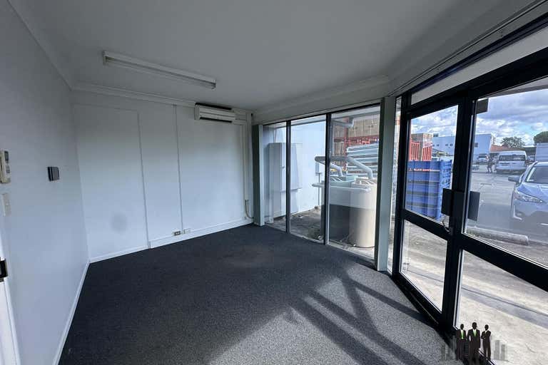 1/16 Lear Jet Dr Caboolture QLD 4510 - Image 2