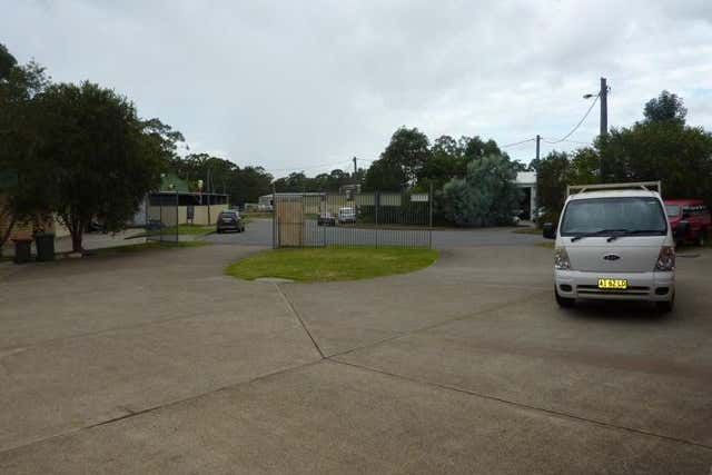 2/5 Caesia Place Taree NSW 2430 - Image 2