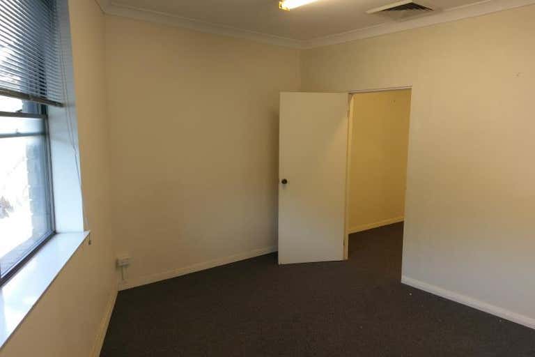 Level 1 Suite 3, 250 Mann Street Gosford NSW 2250 - Image 3