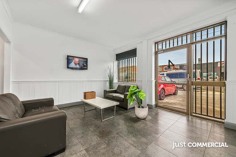 4 Nellbern Road Moorabbin VIC 3189 - Image 2