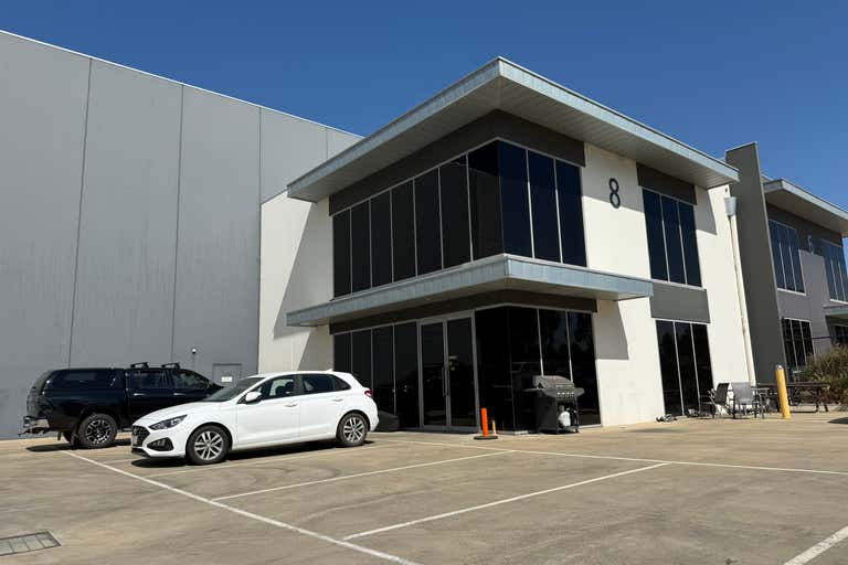 8 Paraweena Drive Truganina VIC 3029 - Image 2