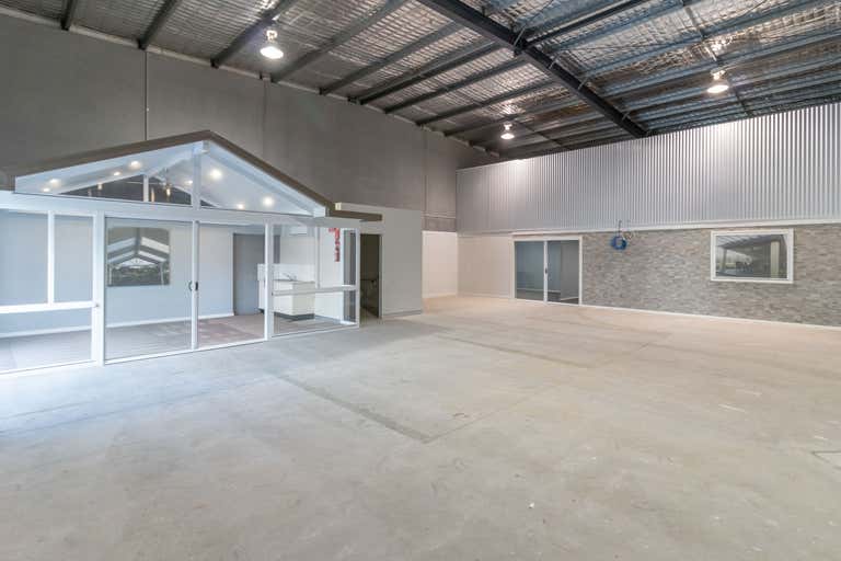 4/2 Sabre Close Rutherford NSW 2320 - Image 1