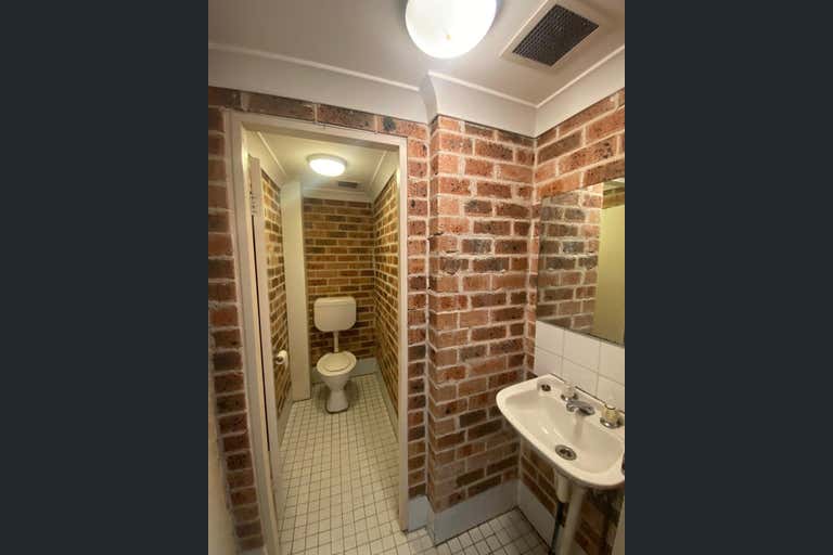 147 Peats Ferry Rd Hornsby NSW 2077 - Image 4