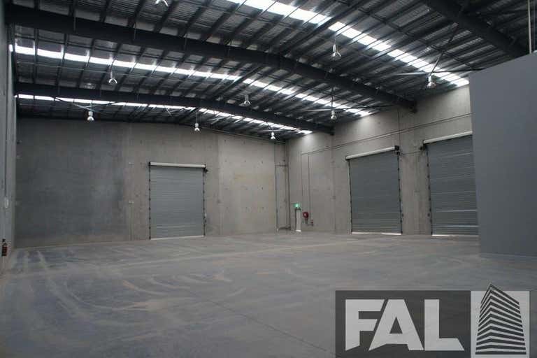 Unit  2, 54 Textile Crescent Salisbury QLD 4107 - Image 2