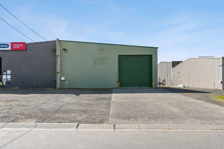 13  Hoyle Court Kyneton VIC 3444 - Image 2