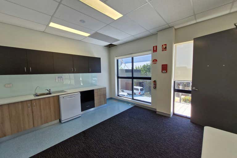 Level 1, Office 1/93 Goondoon Street Gladstone Central QLD 4680 - Image 4