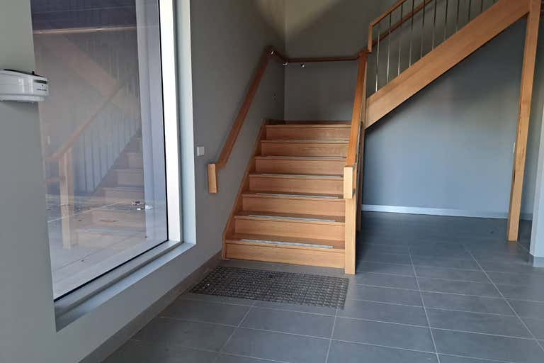 5/16 Network Drive Truganina VIC 3029 - Image 2