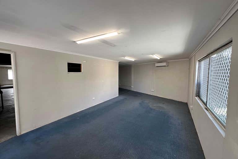 4/8 Kelly Court Maroochydore QLD 4558 - Image 2