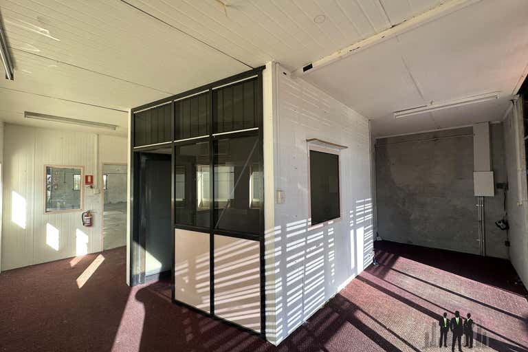 U2, 1, 8-10 Boeing Pl Caboolture QLD 4510 - Image 4