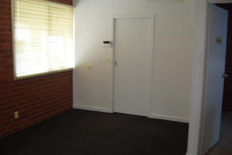 2/142 Little Ryrie Street Geelong VIC 3220 - Image 3