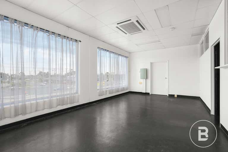 7521, 2/ 1247 Howitt Street Wendouree VIC 3355 - Image 4