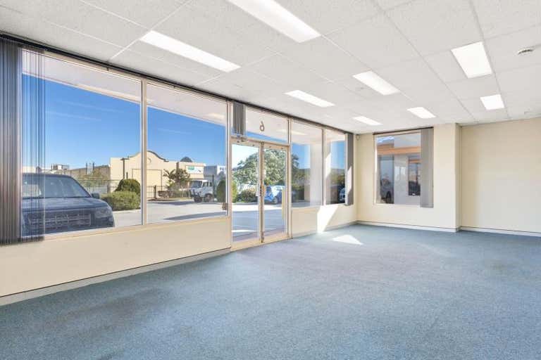 6/30 Enterprise Crescent Malaga WA 6090 - Image 2