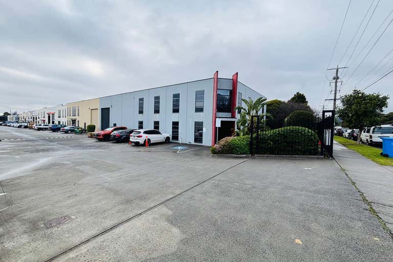 1/21 Barry Street Bayswater VIC 3153 - Image 2