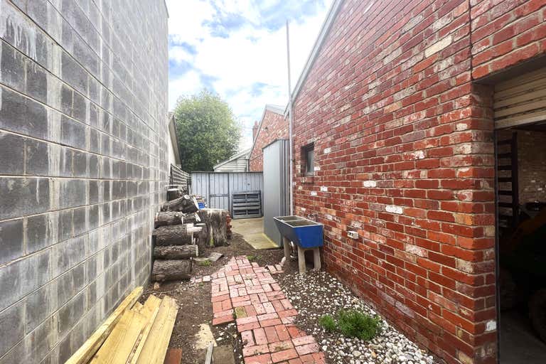 2/30 Roseneath Street North Geelong VIC 3215 - Image 3