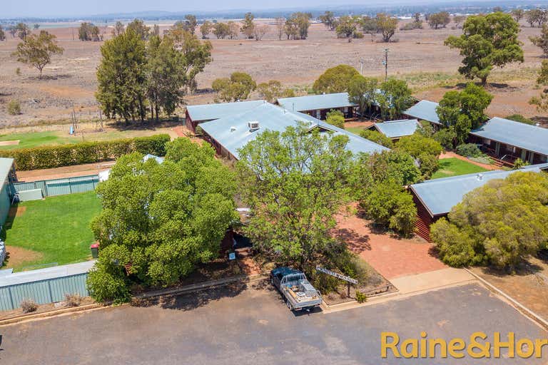 171 Sheraton Road Aussie Cabins Dubbo Nsw 2830 Hotel