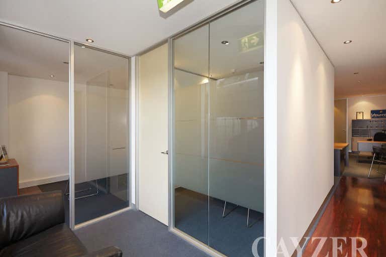 1/2 Kent Place South Melbourne VIC 3205 - Image 3