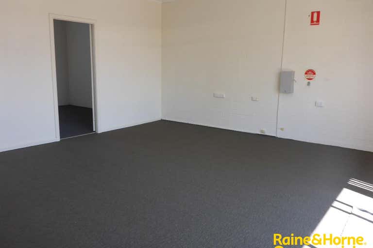 Unit 4, 146 Lake Road Port Macquarie NSW 2444 - Image 2