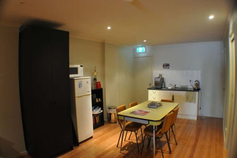 2/322 Bay Street Port Melbourne VIC 3207 - Image 4