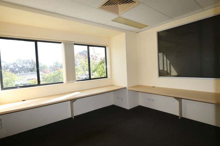 2/5 Executive Drive Burleigh Waters QLD 4220 - Image 4