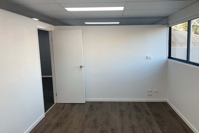 Suite 8 West , 2 Fortune Street Coomera QLD 4209 - Image 4