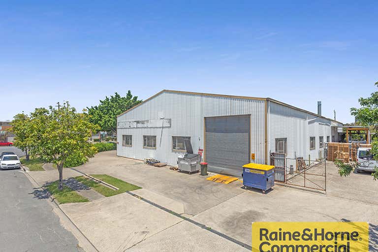 121 Links Avenue South Eagle Farm QLD 4009 - Image 1