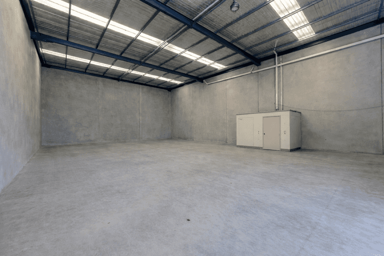 4/2 Kilmarnock Court Hoppers Crossing VIC 3029 - Image 2