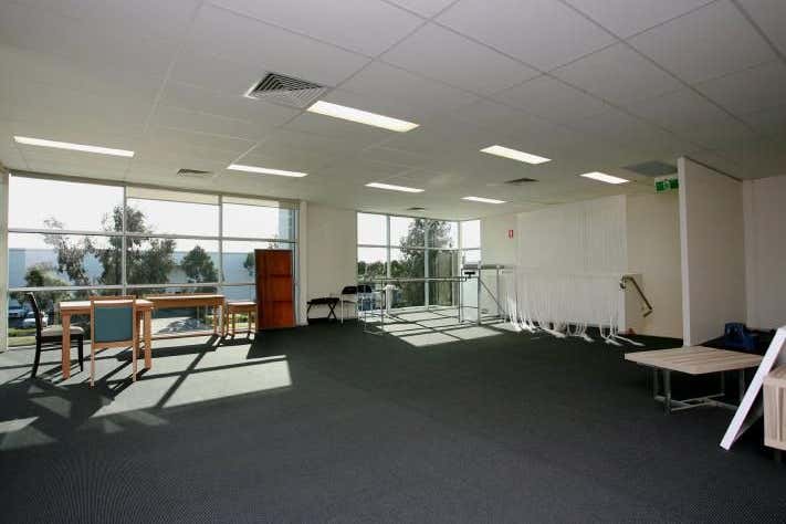 Unit 9, 180 Fairbairn Road Sunshine West VIC 3020 - Image 4