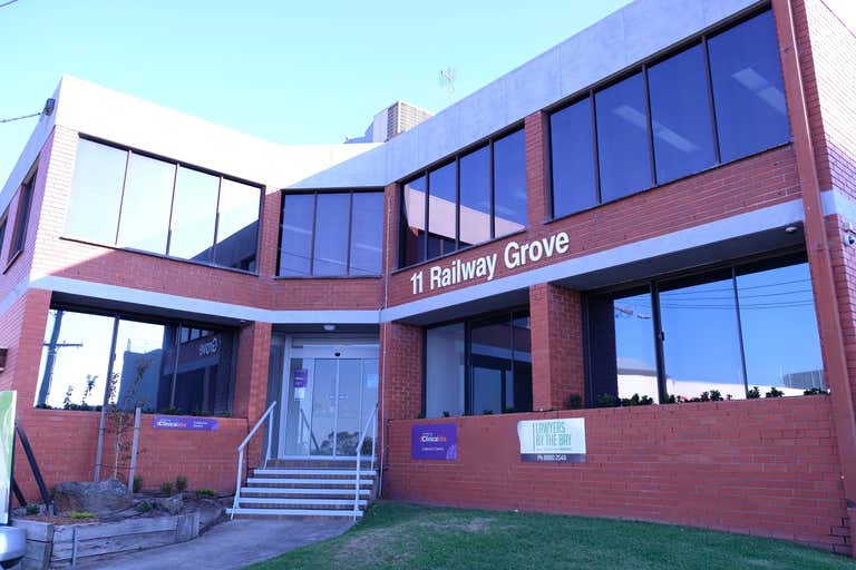 Level Ground Flo, 1 & 2/11 Railway Grove Mornington VIC 3931 - Image 2