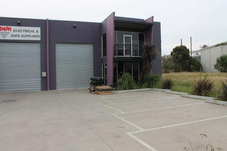 Unit 1, 13 Hogan Court Pakenham VIC 3810 - Image 3