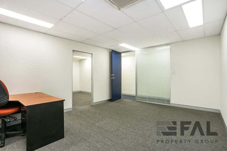 Suite  4, 92 Lincoln Street Oxley QLD 4075 - Image 1