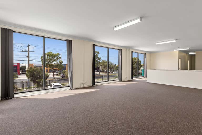 1/121 Fairbairn Road Sunshine West VIC 3020 - Image 3