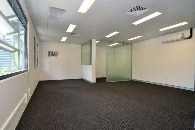 3B/76 Doggett Street Newstead QLD 4006 - Image 4