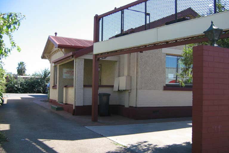 596 Hume Street Albury NSW 2640 - Image 2