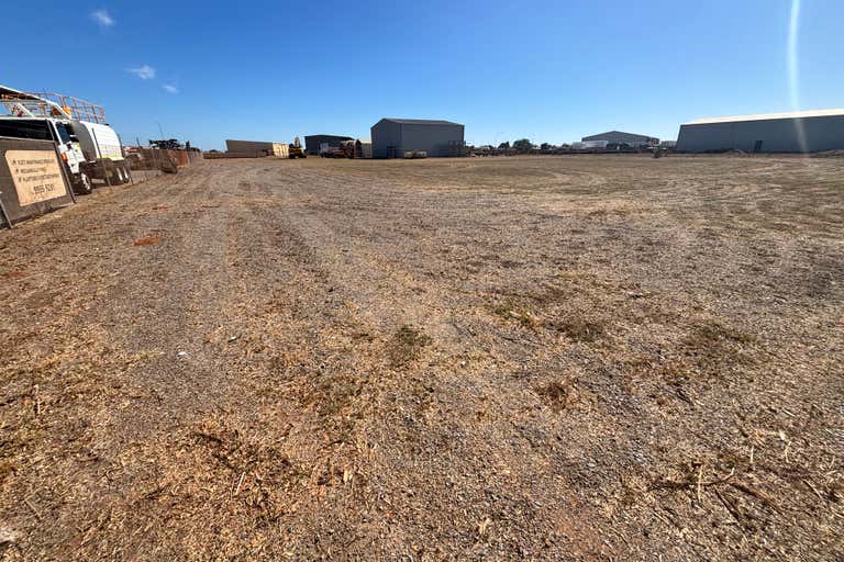 110 & 112 Deepdale Road Meru WA 6530 - Image 4