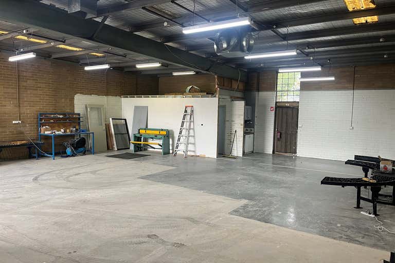 9/15 Stud Road Bayswater VIC 3153 - Image 2