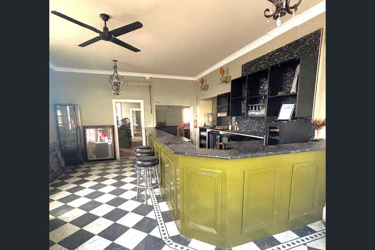 Supreme Court Hotel, 1 Havelock Street Maryborough VIC 3465 - Image 2