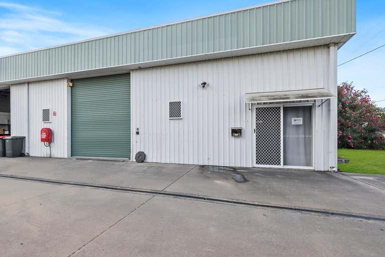 1/8 Robison Street Park Avenue QLD 4701 - Image 1