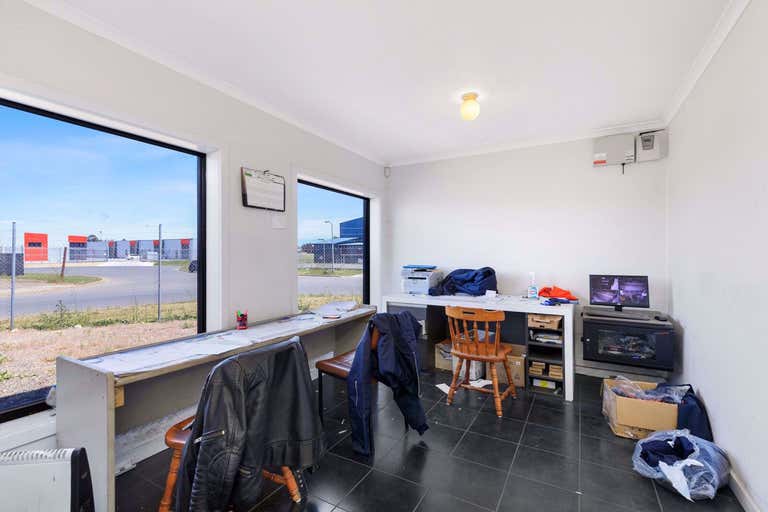 Shed 1, 7 Builders Close Wendouree VIC 3355 - Image 4