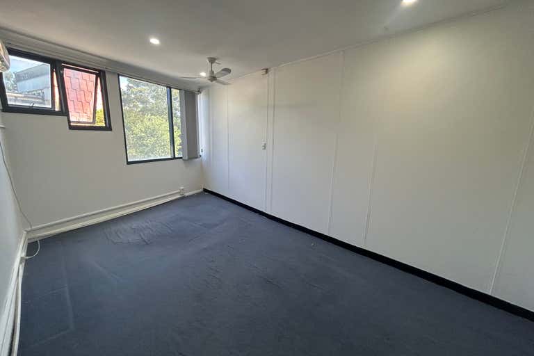 Suite 4, 100 Queen Street Campbelltown NSW 2560 - Image 4