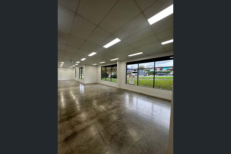 2/144 Lake Entrance Road Oak Flats NSW 2529 - Image 3