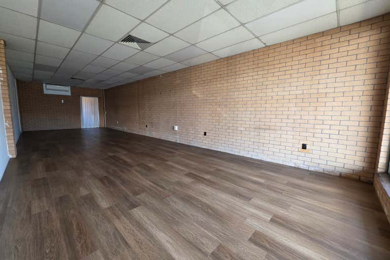 225 Russell Street Bathurst NSW 2795 - Image 2