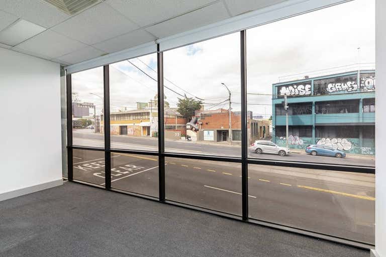 7/70 Racecourse Road North Melbourne VIC 3051 - Image 1