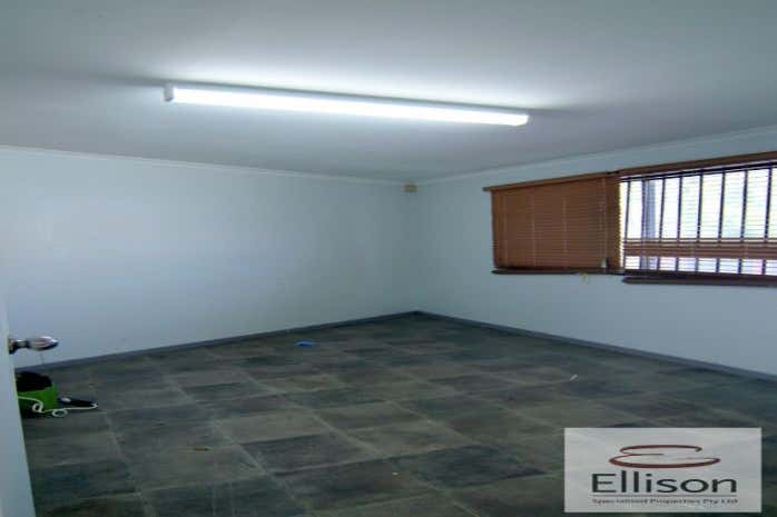 2/201 Nerang Road Southport QLD 4215 - Image 2