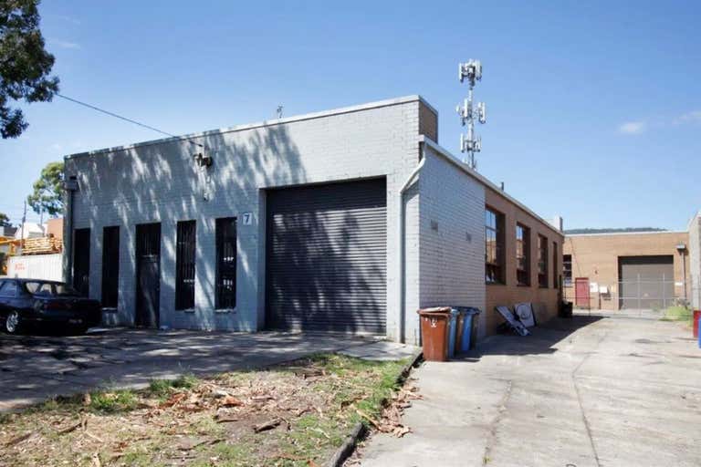 1/7 Fitzgerald Street Ferntree Gully VIC 3156 - Image 2