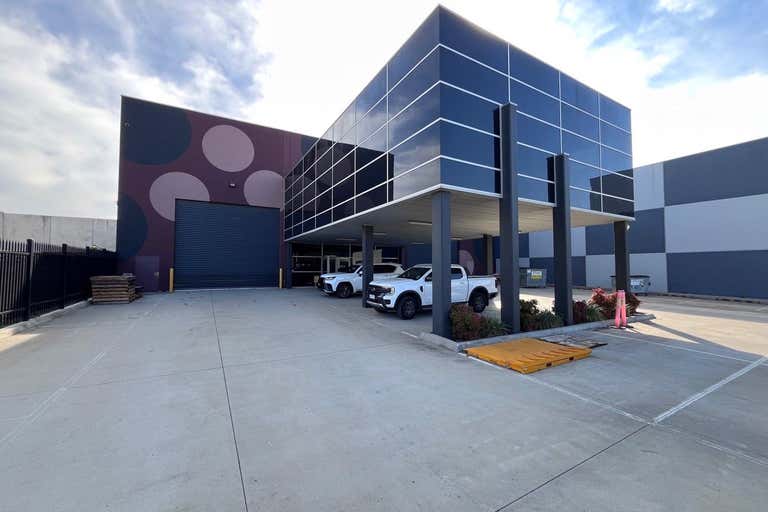 4 Walhalla Way Ravenhall VIC 3023 - Image 1