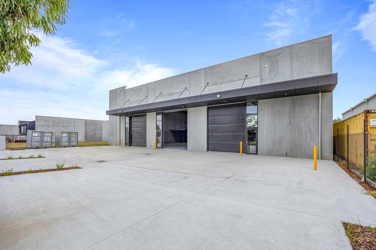 51 Selkirk Drive Wendouree VIC 3355 - Image 2