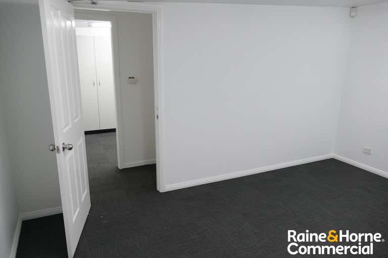 10/20-22 Barry Road Chipping Norton NSW 2170 - Image 3