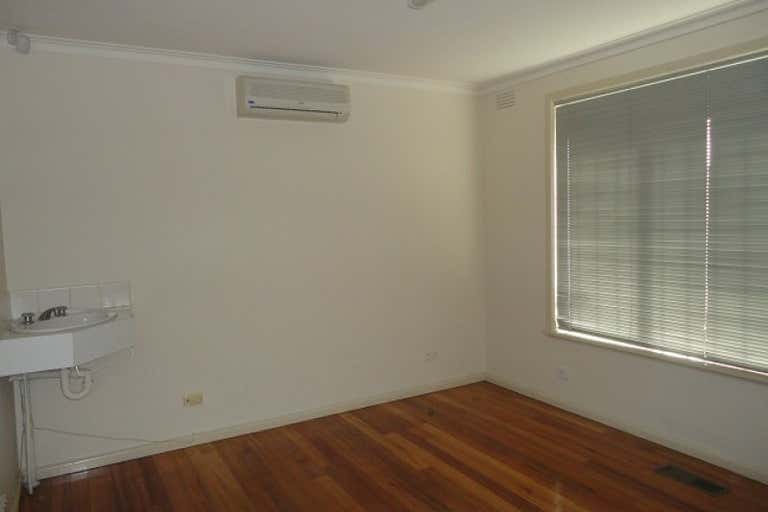 27 Memorial Ave Epping VIC 3076 - Image 2