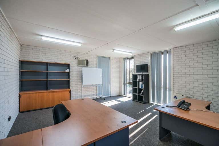 4/58 Malvern St Bayswater VIC 3153 - Image 3